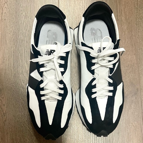 New Balance 327 - Picture 1 of 7
